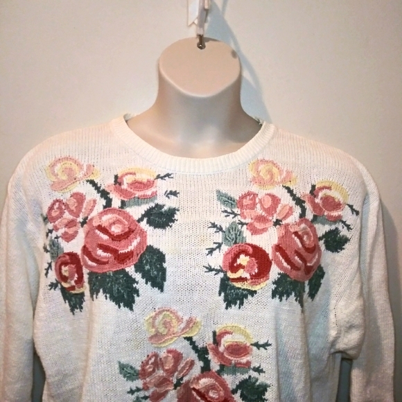 Vintage Chrysantheme Woman Cottagecore/Grannycore Style Rose Embroidered Sweater - Picture 2 of 10
